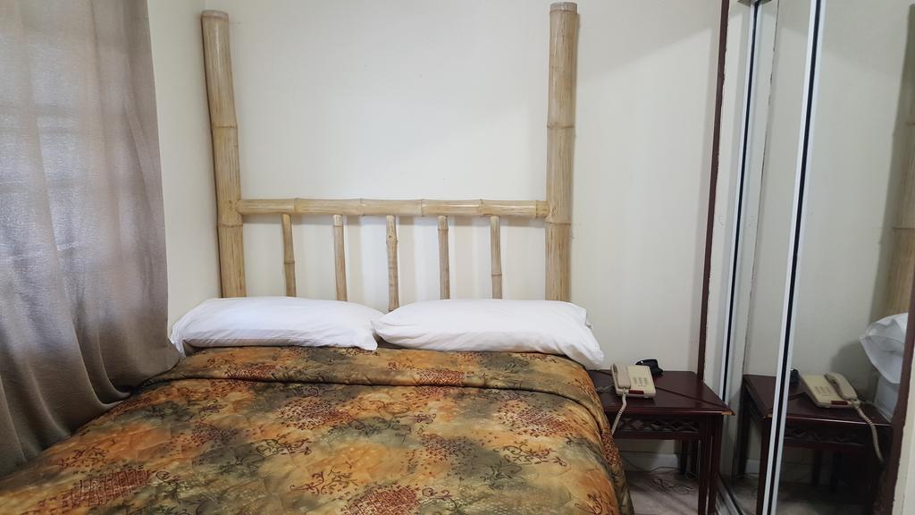 Sunset Gardens Guesthouse Contant  Екстер'єр фото