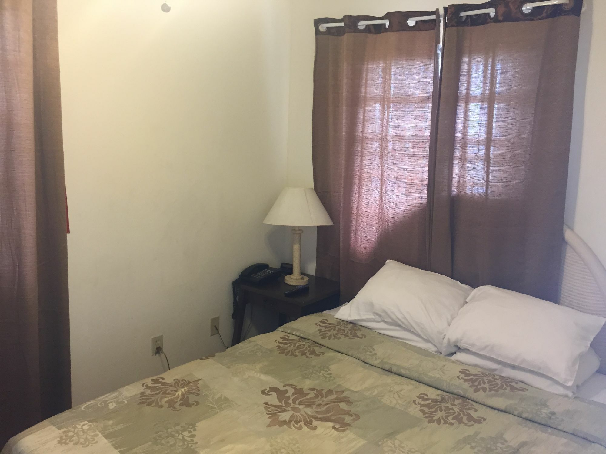 Sunset Gardens Guesthouse Contant  Екстер'єр фото